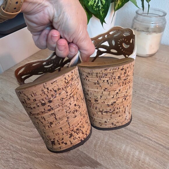 Sandals - Size 9 - Picture 3 of 8